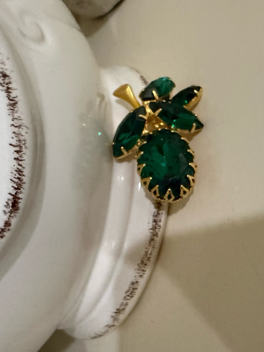 Vintage Gold Tone and Emerald Green Brooch